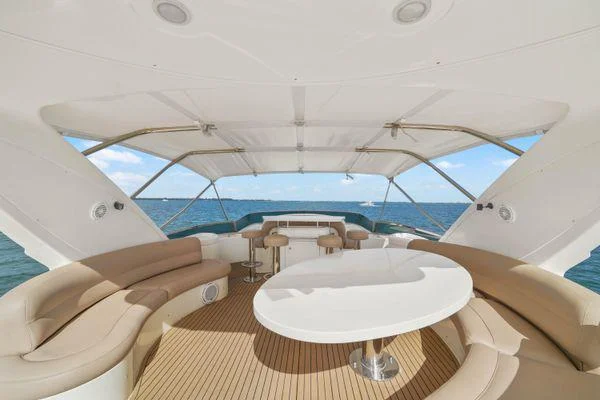 85ft Azimut Del Mar upper deck